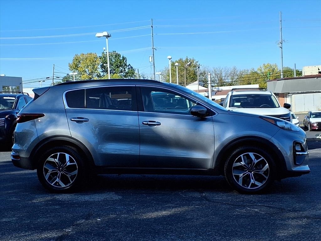2020 Kia Sportage EX photo 2