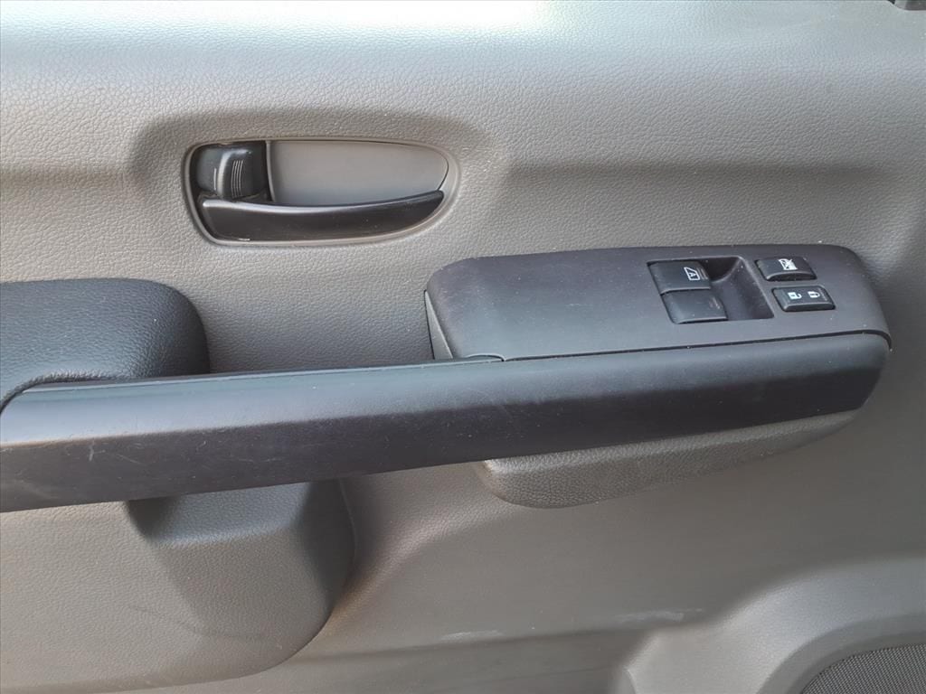 2019 Nissan NV Cargo S - Photo 11
