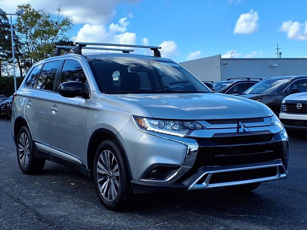 2020 Mitsubishi Outlander ES