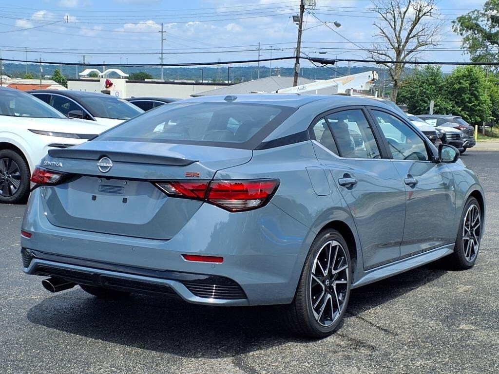 2025 Nissan Sentra SR photo 3