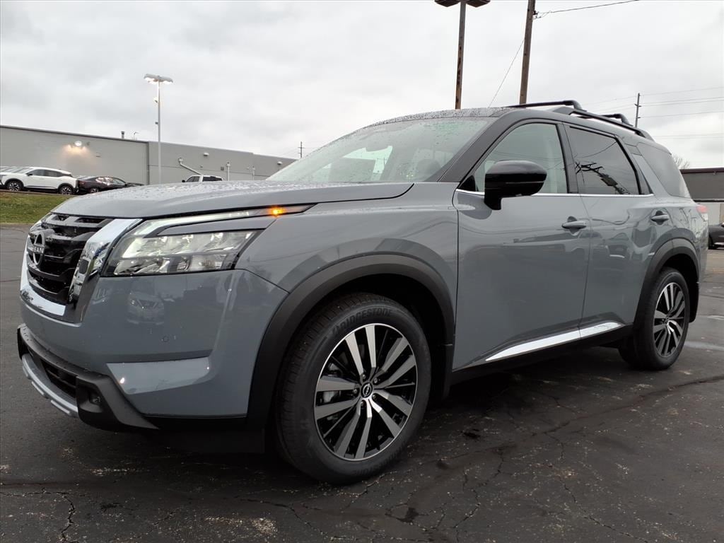 New 2025 Nissan Pathfinder Platinum SUV