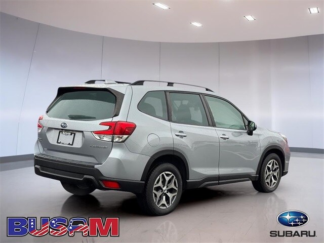 2021 Subaru Forester Premium photo 3