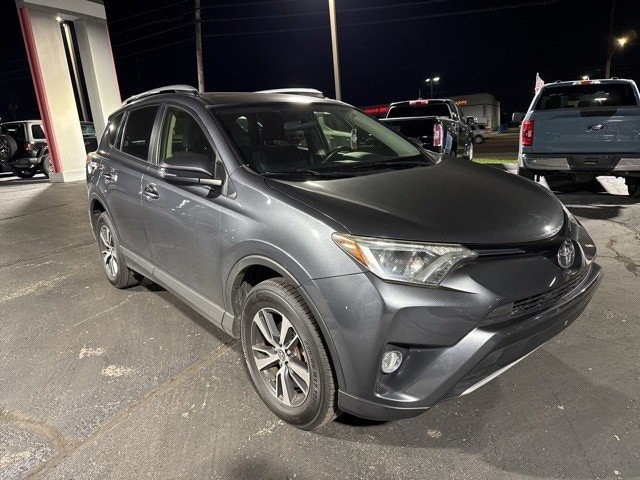 2016 Toyota RAV4 XLE's photo