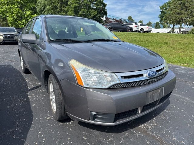 2011 Ford Focus SE's photo