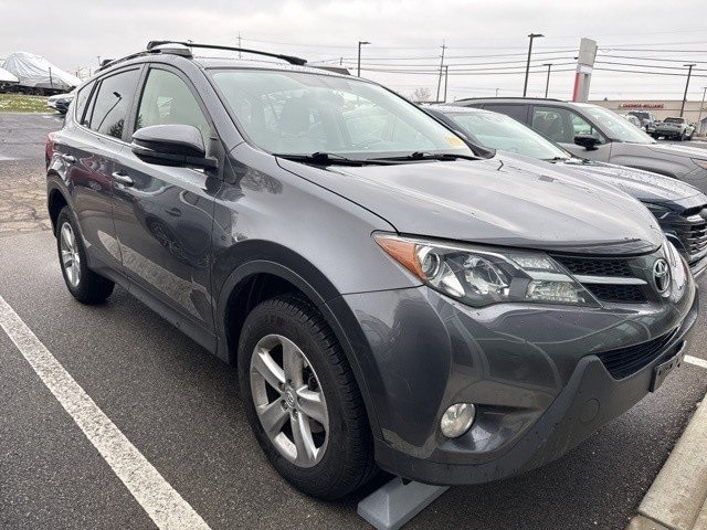2014 Toyota RAV4 XLE's photo