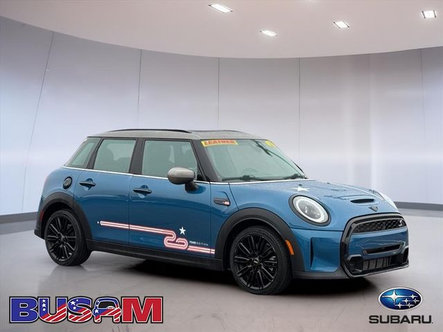2023 MINI Hardtop 4 Door S's photo