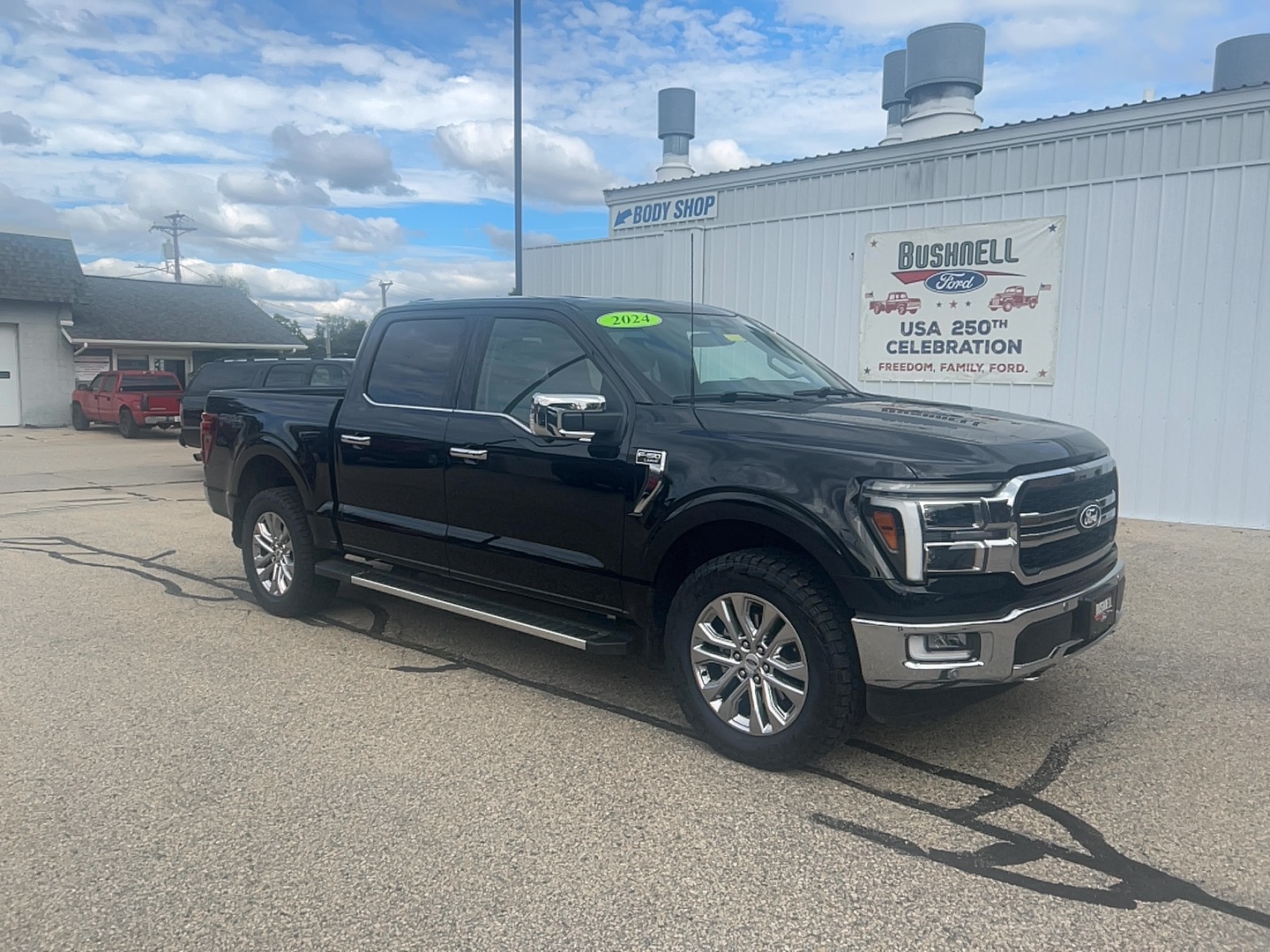 Used 2024 Ford F-150 Lariat Crew Cab Truck