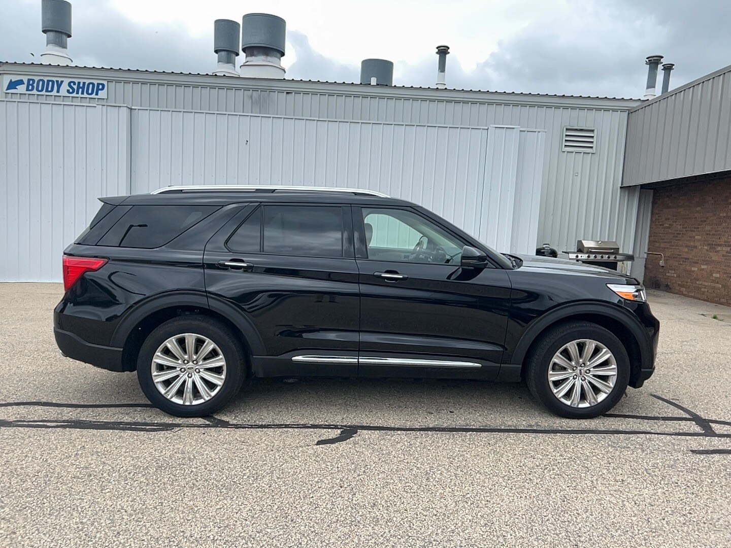 2022 Ford Explorer Limited photo 3