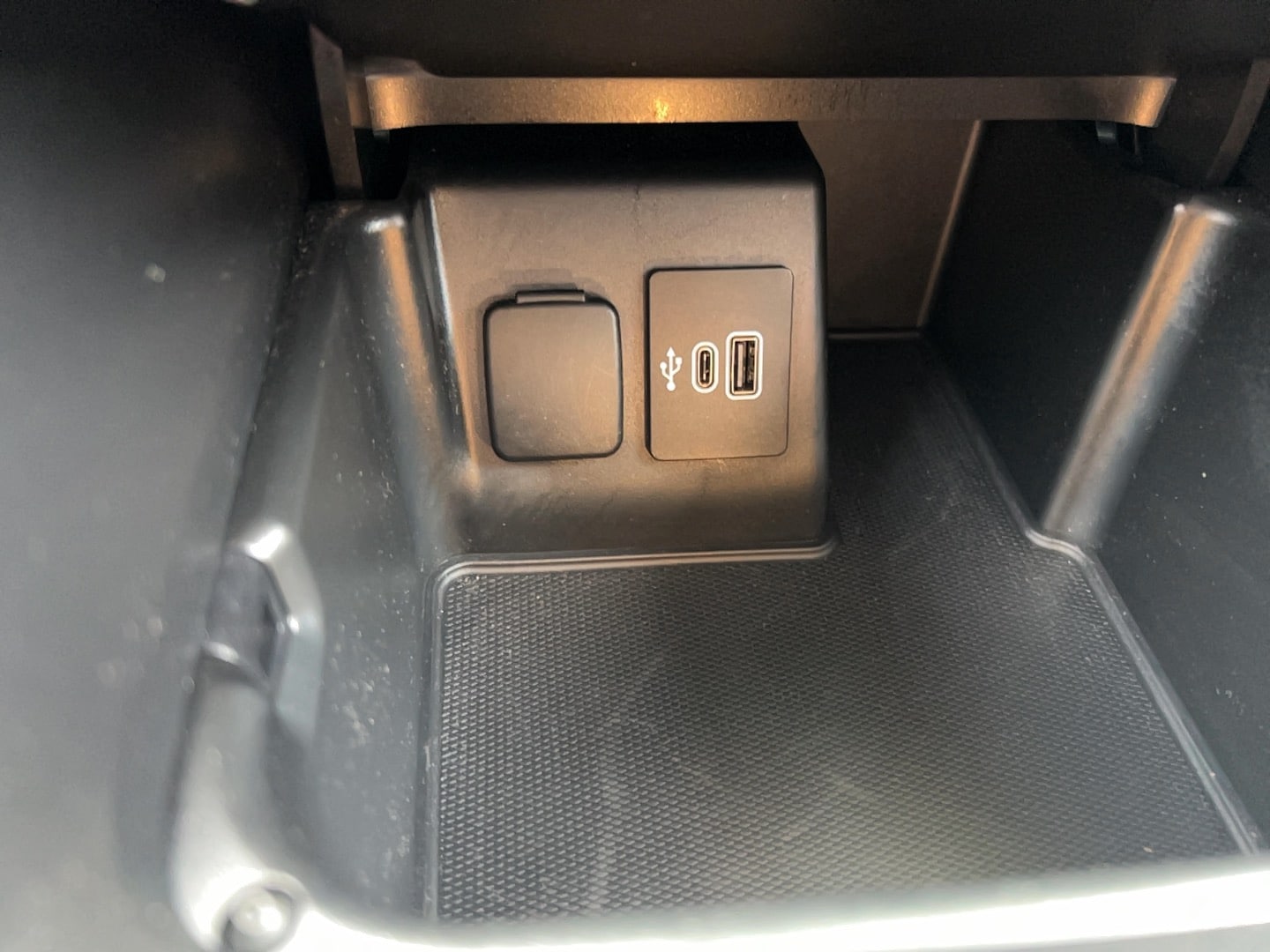 2025 Ford Explorer Active - Photo 16
