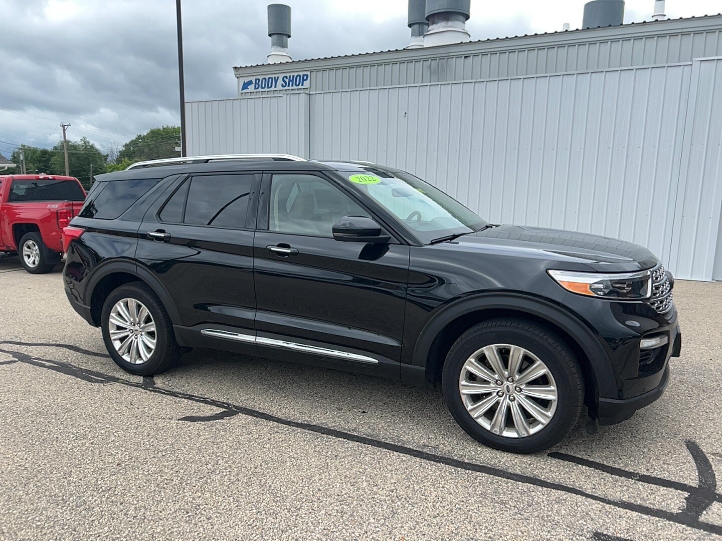 2022 Ford Explorer Limited photo 2