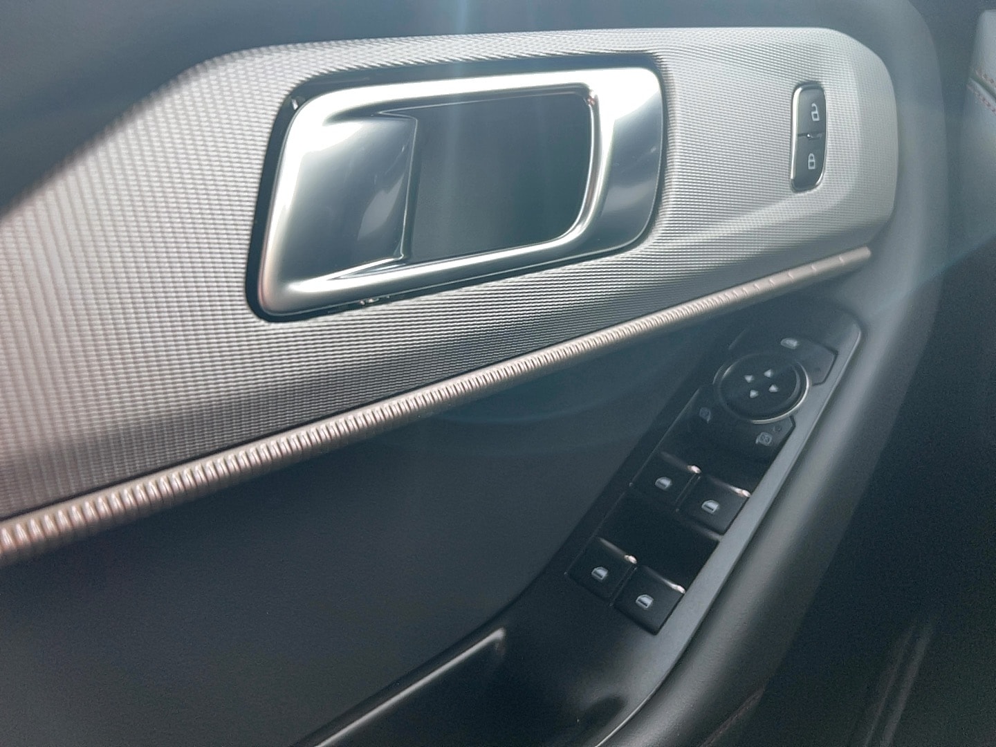 2025 Ford Explorer Active - Photo 12