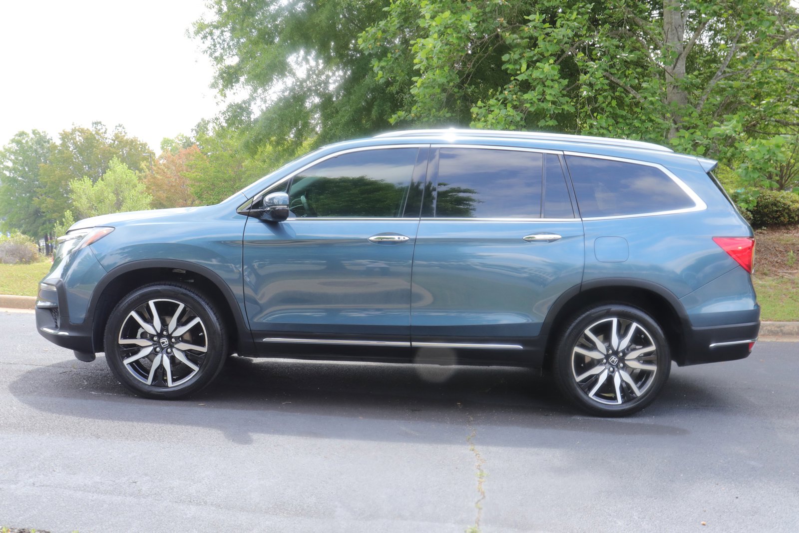 2019 Honda Pilot Elite photo 3