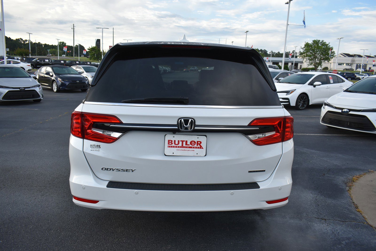 2022 Honda Odyssey Touring photo 3