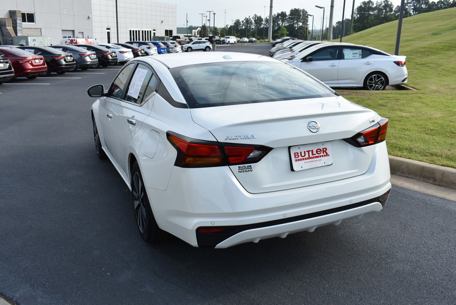 2021 Nissan Altima 2.5 SV photo 3