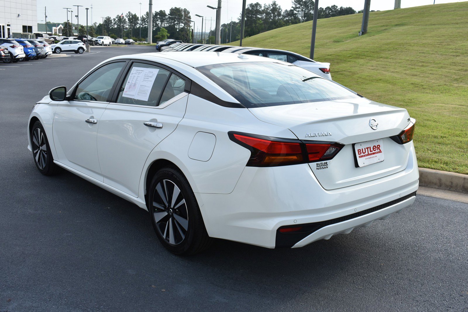 2021 Nissan Altima 2.5 SV photo 2