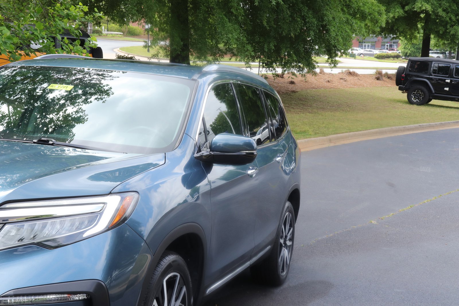 2019 Honda Pilot Elite photo 2