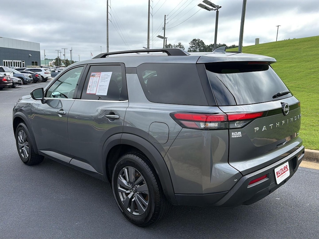 Used 2024 Nissan Pathfinder SV SUV