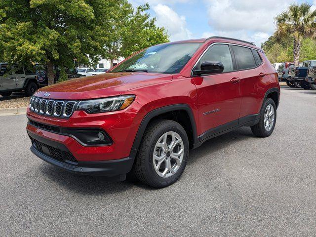 2025 Jeep Compass Latitude photo 2