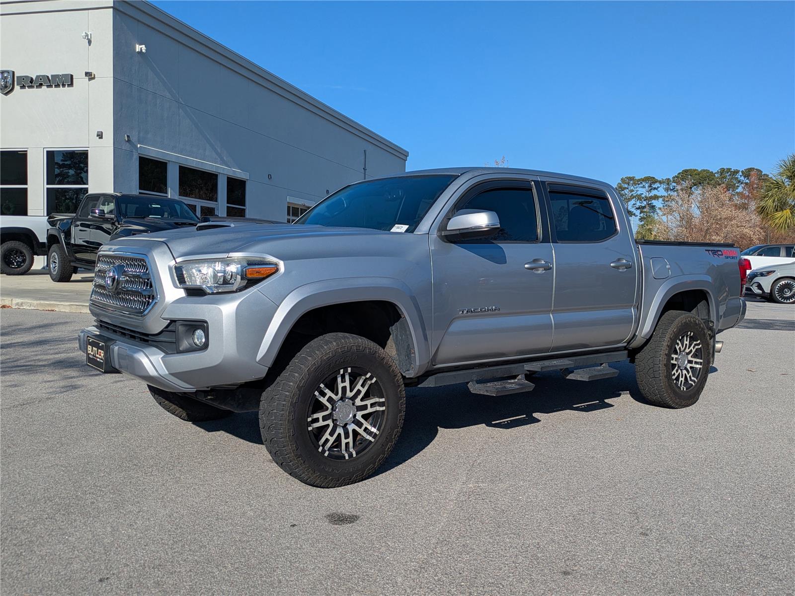 2017 Toyota Tacoma TRD Sport's photo