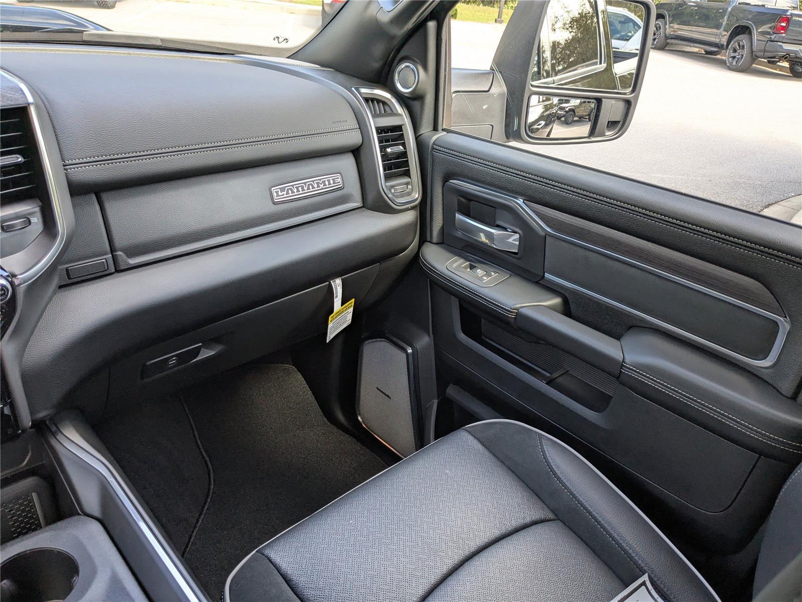 2026 RAM 2500 Laramie - Photo 17