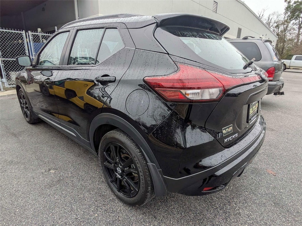 Used 2024 Nissan Kicks SR SUV