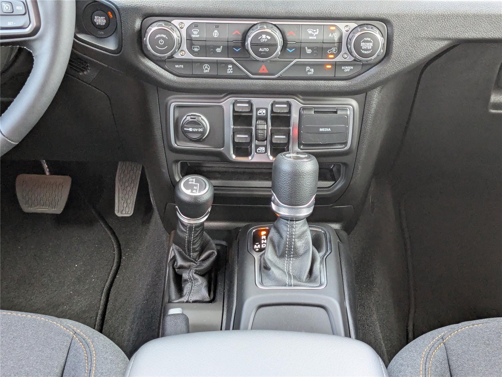 2025 Jeep Wrangler 4-Door Sport S - Photo 19