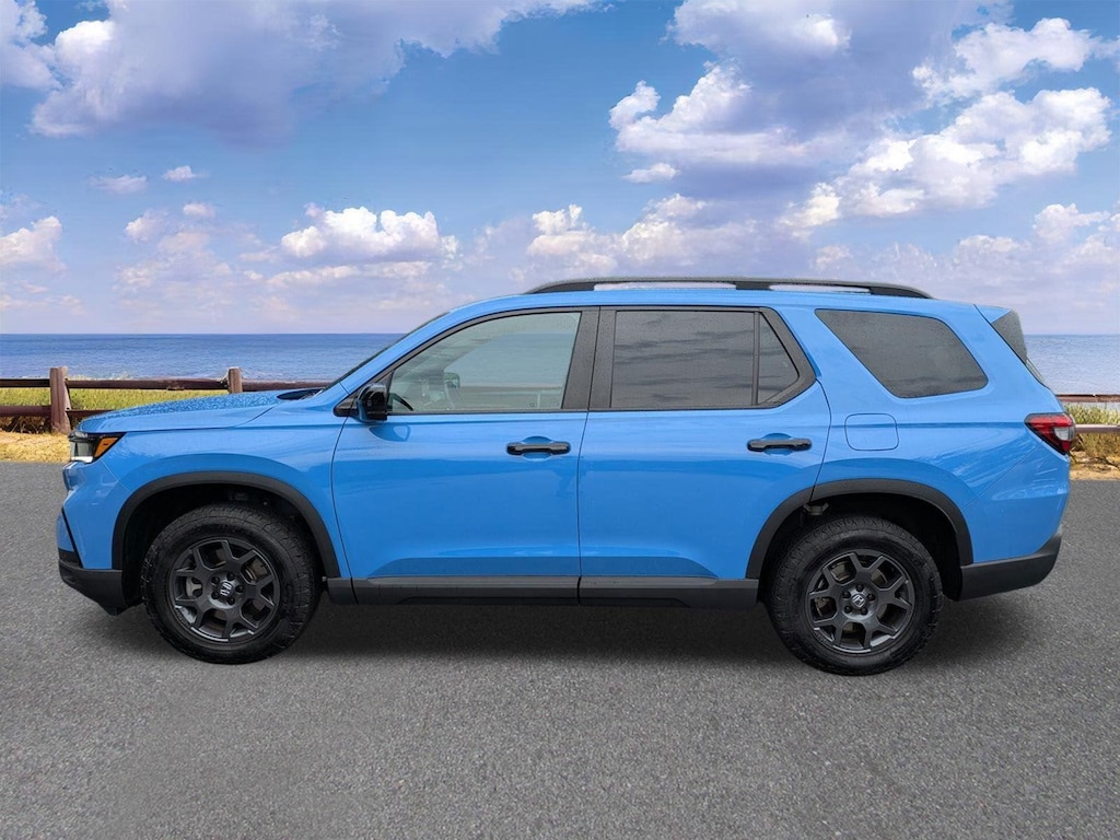 Used 2025 Honda Pilot TrailSport SUV