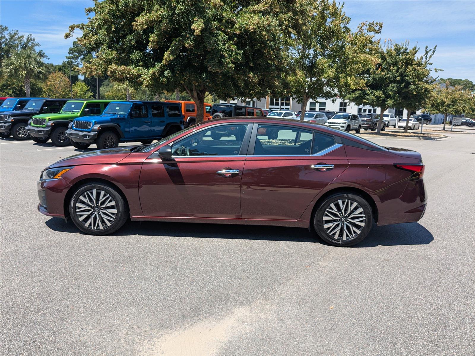 2024 Nissan Altima 2.5 SV photo 2