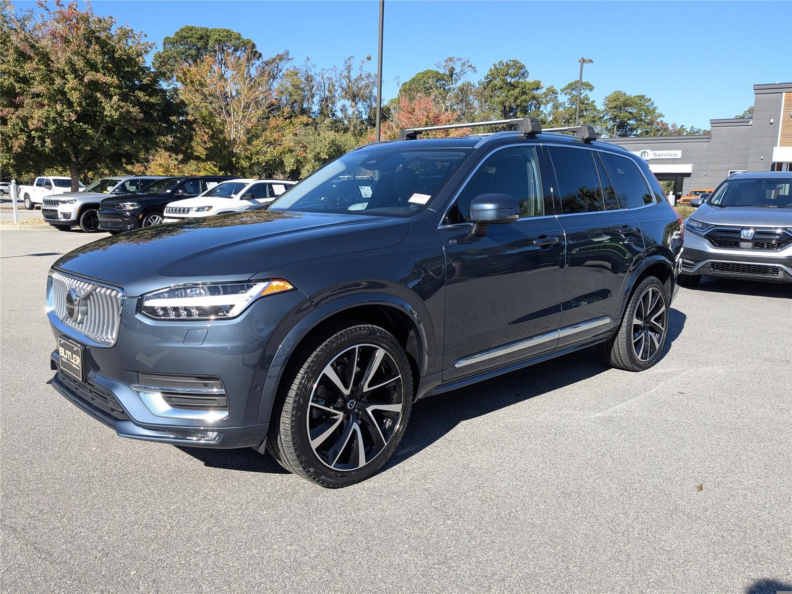 2023 Volvo XC90 Plus photo 2