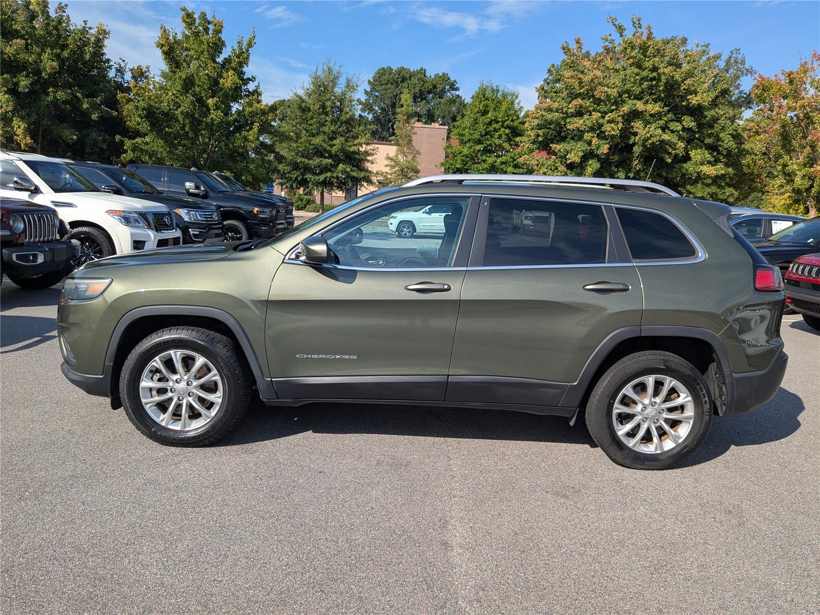 2019 Jeep Cherokee Latitude photo 2