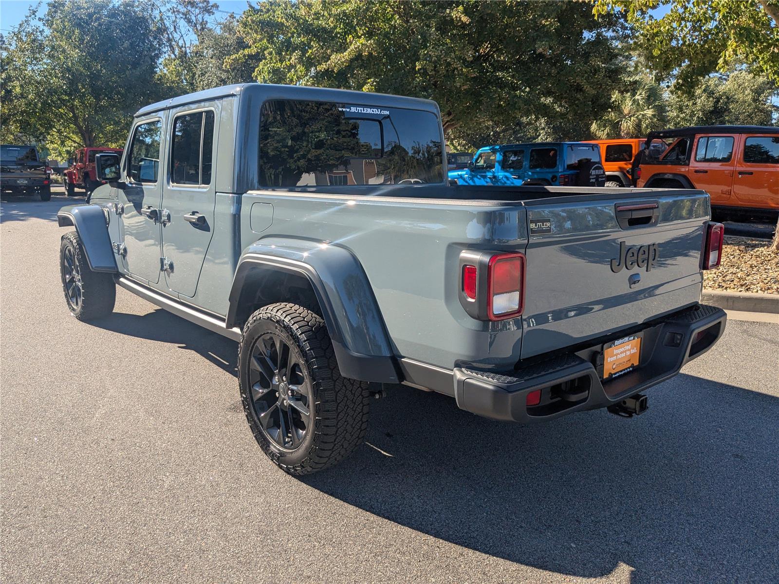 2024 Jeep Gladiator photo 4