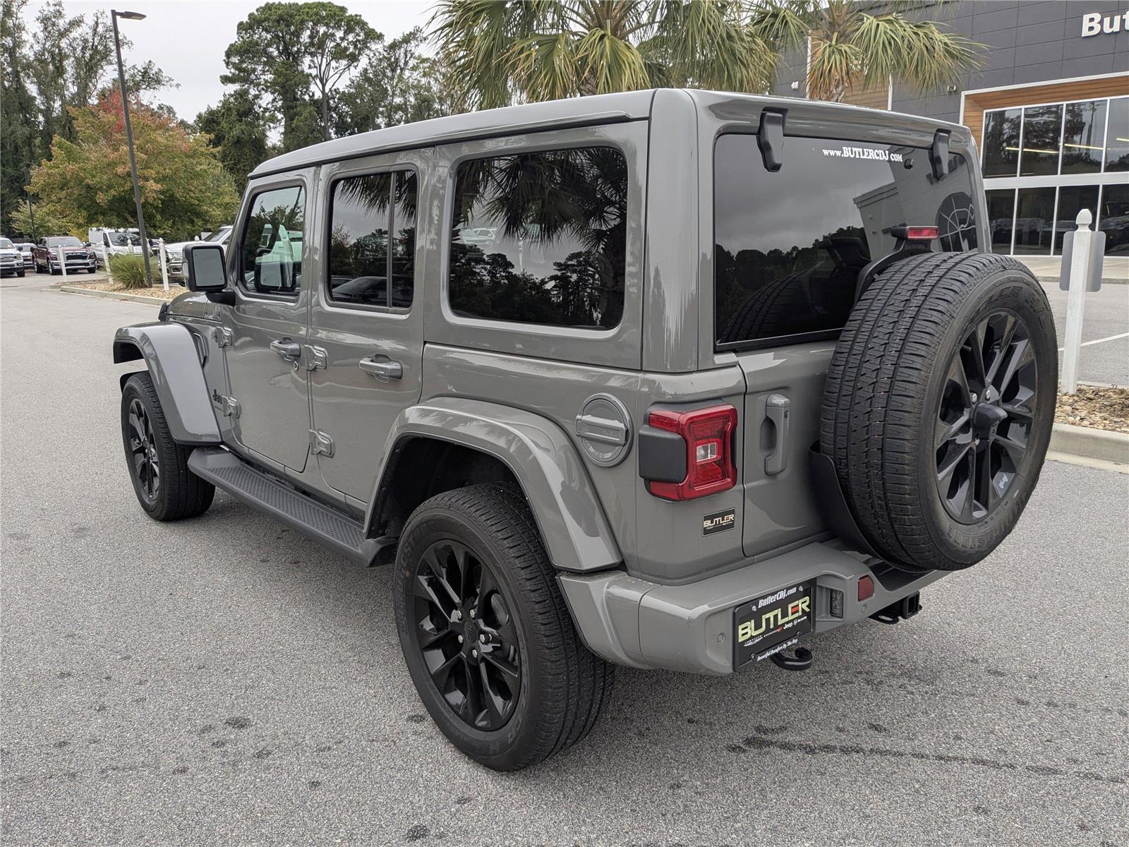 2023 Jeep Wrangler High Altitude photo 4