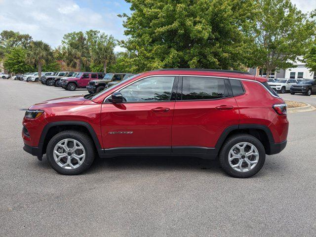 2025 Jeep Compass Latitude photo 3