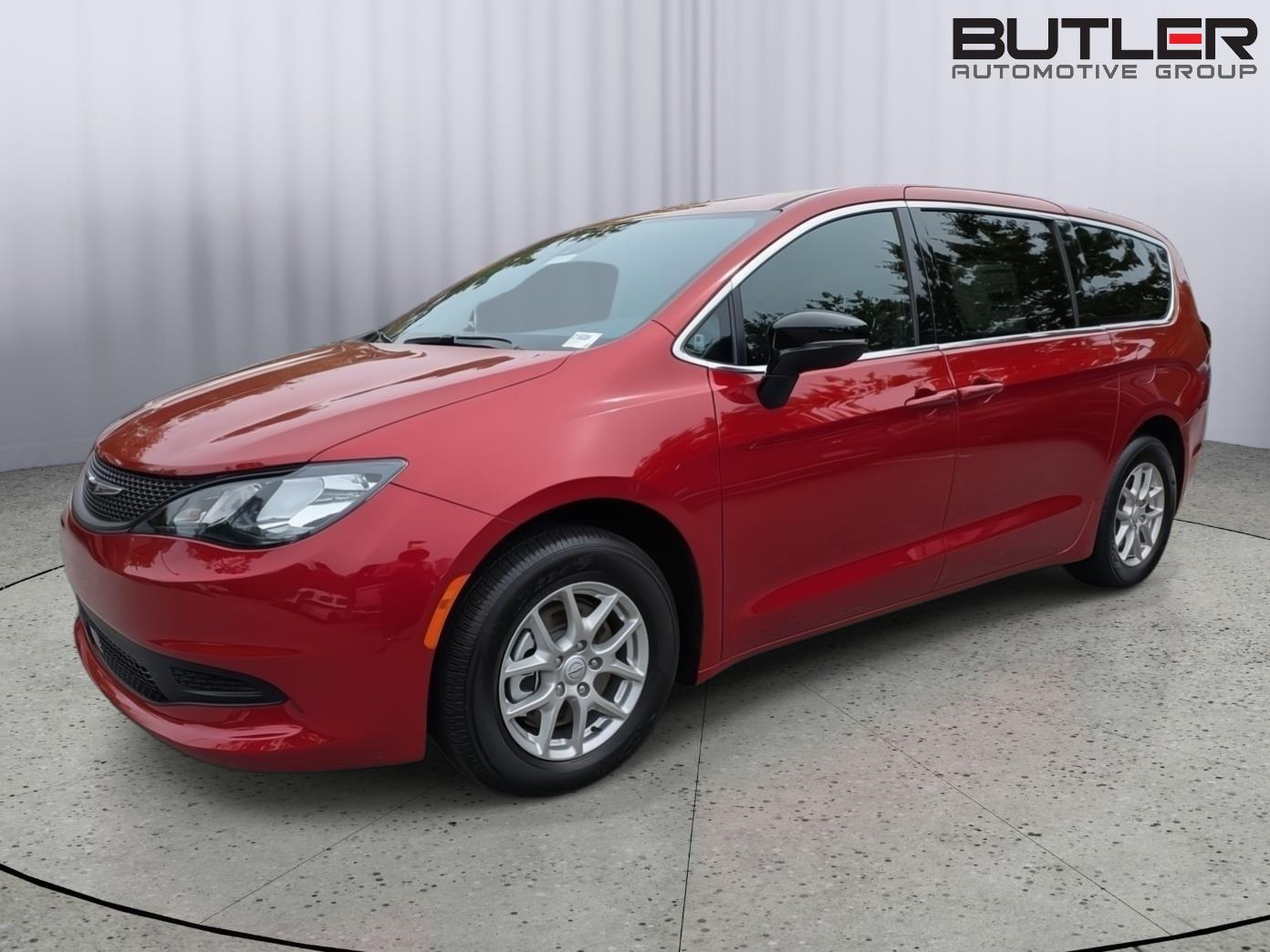 2026 Chrysler Voyager LX's photo