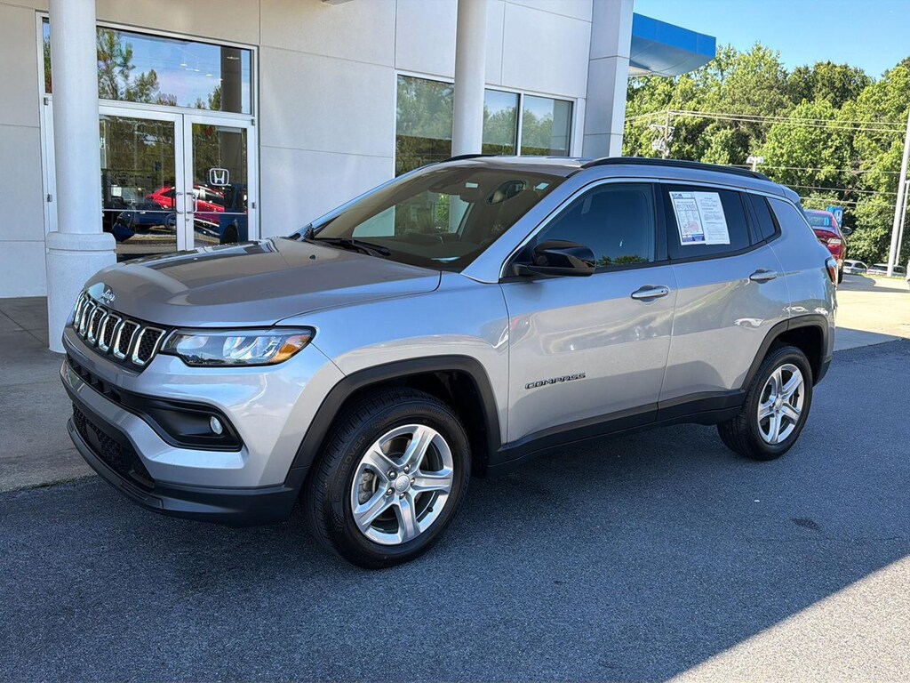 Used 2024 Jeep Compass Latitude SUV