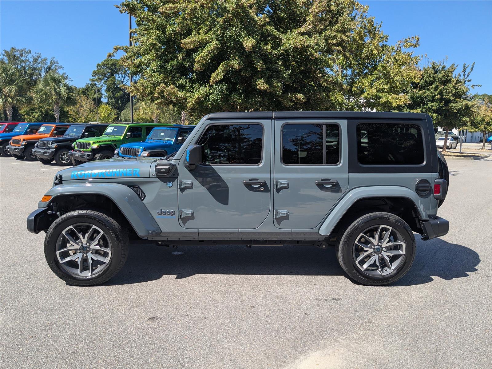 2024 Jeep Wrangler 4xe Sport S photo 3