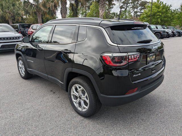 2025 Jeep Compass Latitude photo 4