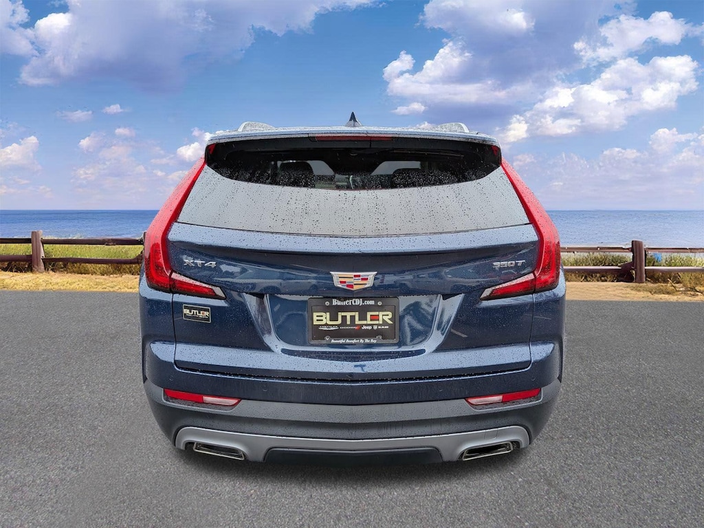 2021 Cadillac XT4 Premium Luxury photo 3