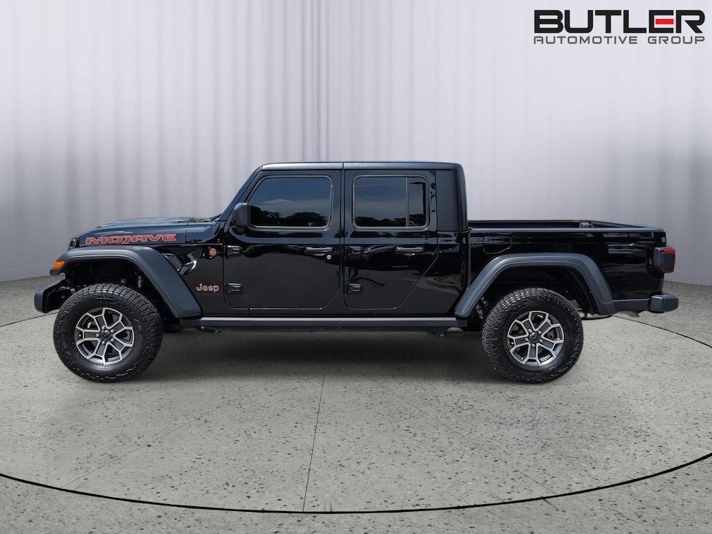 Used 2024 Jeep Gladiator Mojave Truck
