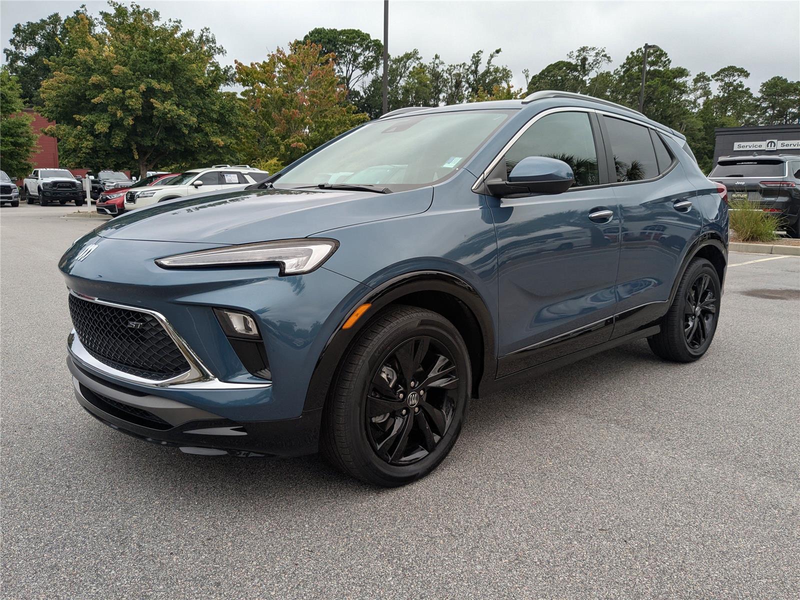 2024 Buick Encore GX Sport Touring photo 2
