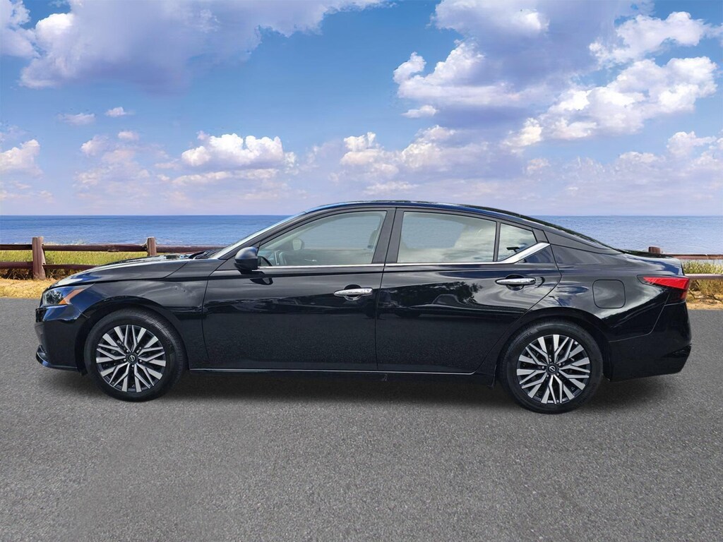 Used 2025 Nissan Altima SV Sedan
