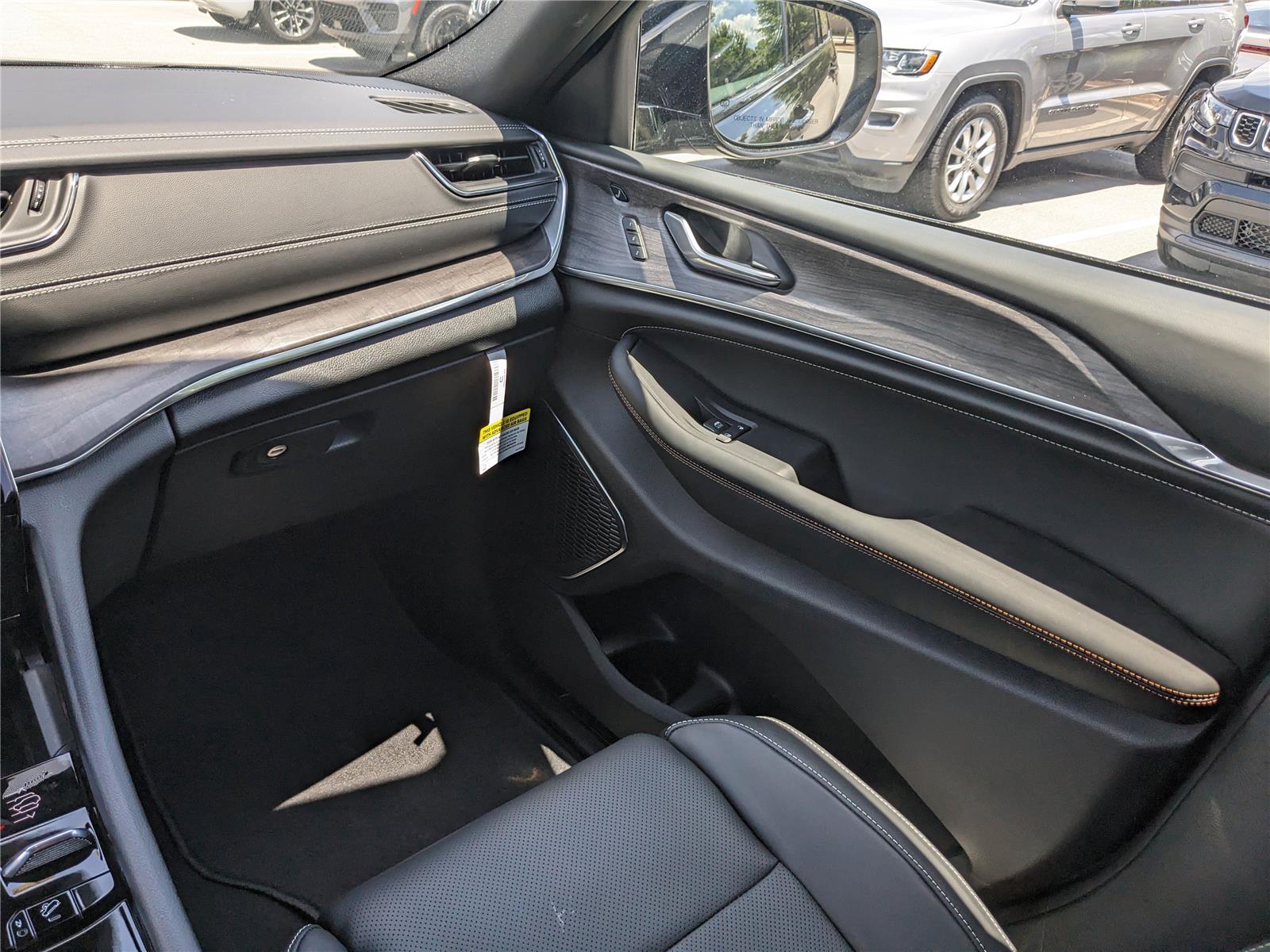 2025 Jeep Grand Cherokee L Overland - Photo 18