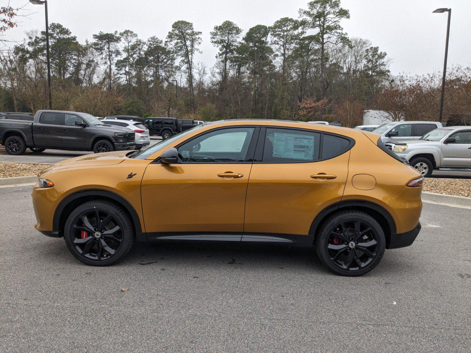 2024 Dodge Hornet R/T Plus photo 3