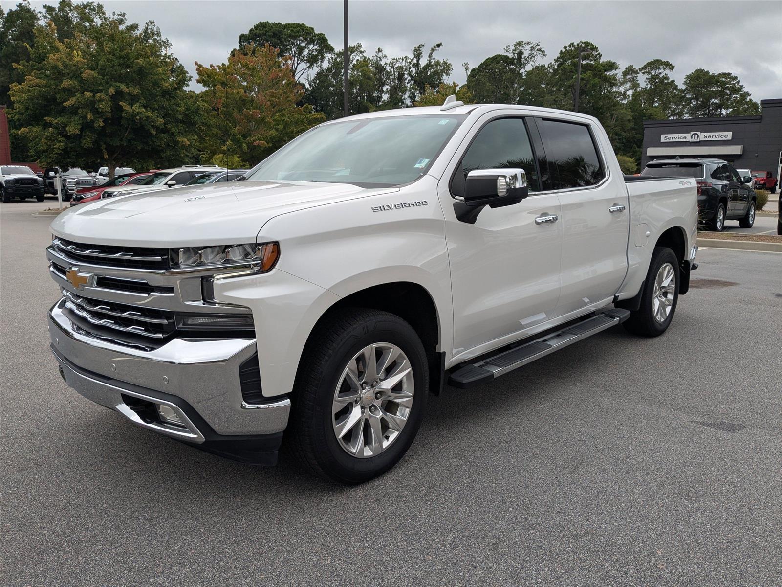 2022 Chevrolet Silverado 1500 LTZ photo 2