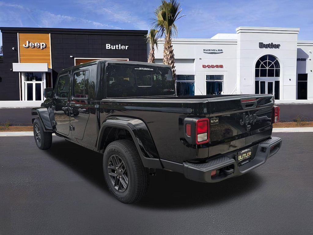 New 2025 Jeep Gladiator SPORT S 4X4 Pickup