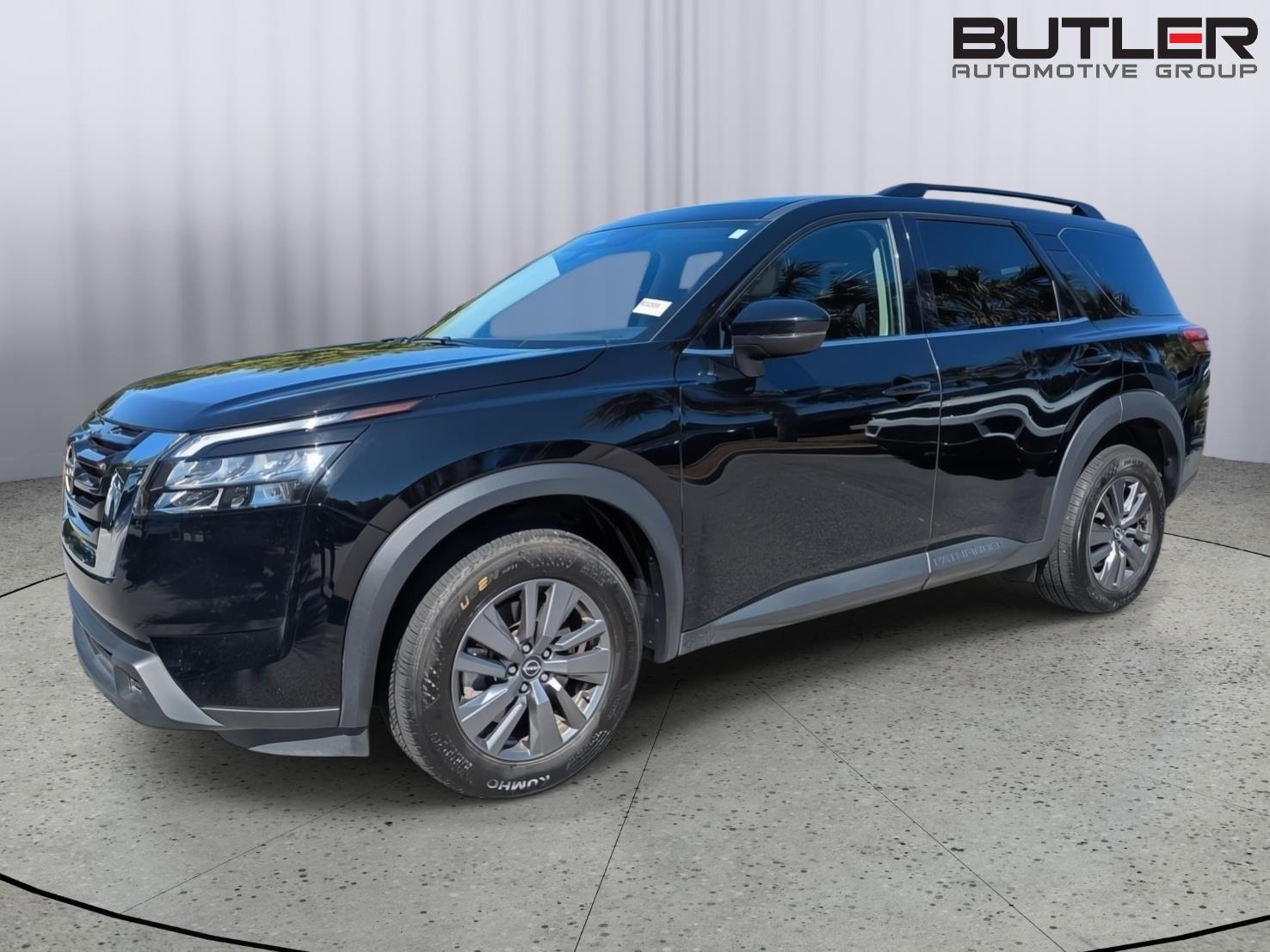 2025 Nissan Pathfinder SV 4WD's photo