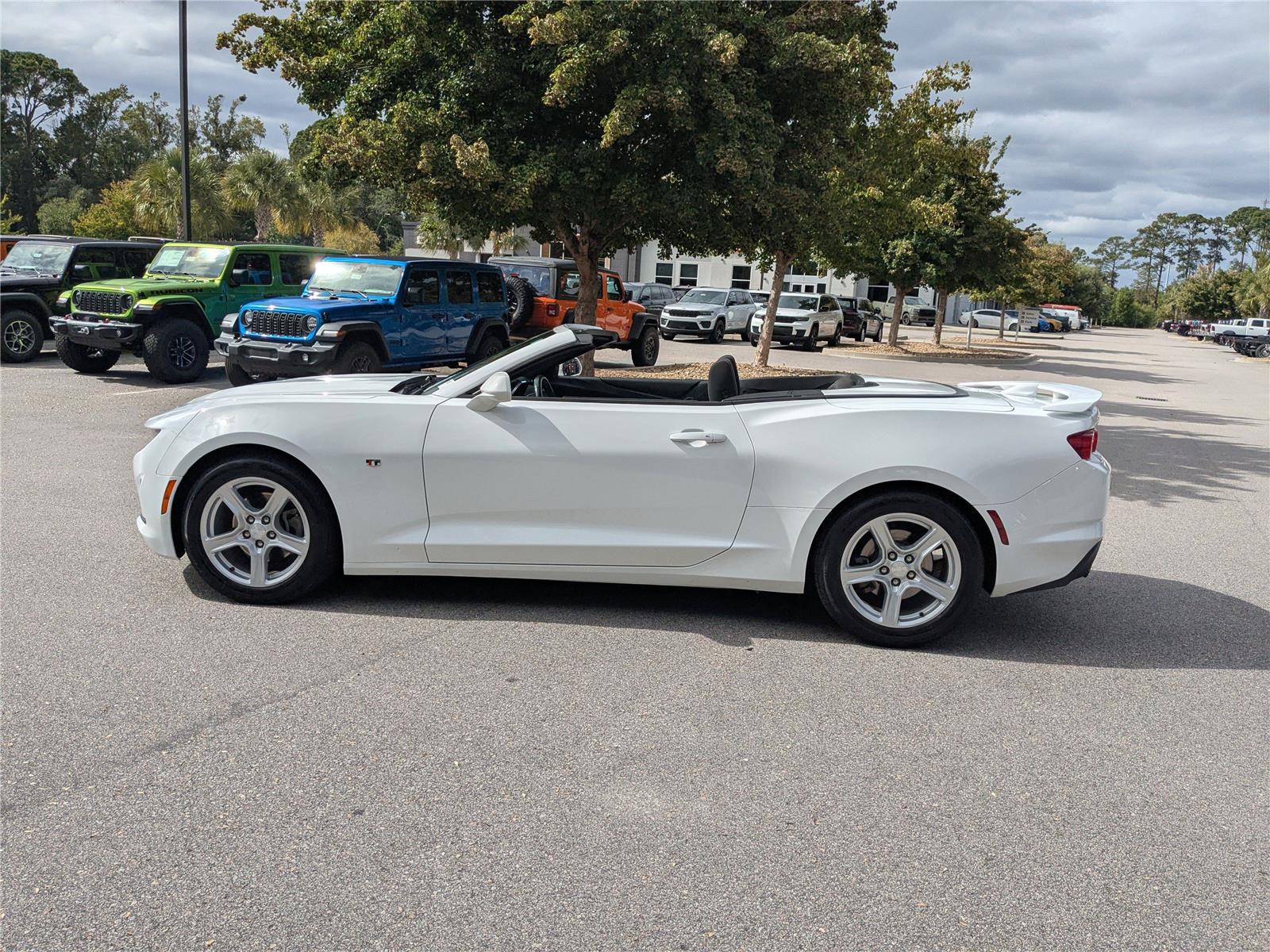 2022 Chevrolet Camaro 1LT photo 3