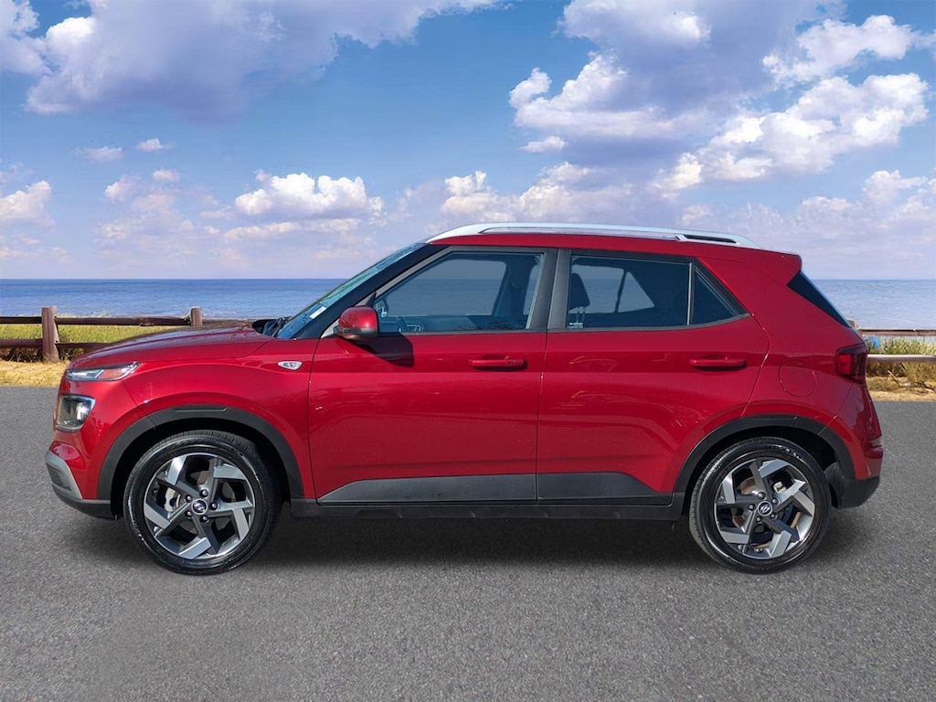Used 2024 Hyundai Venue SEL SUV