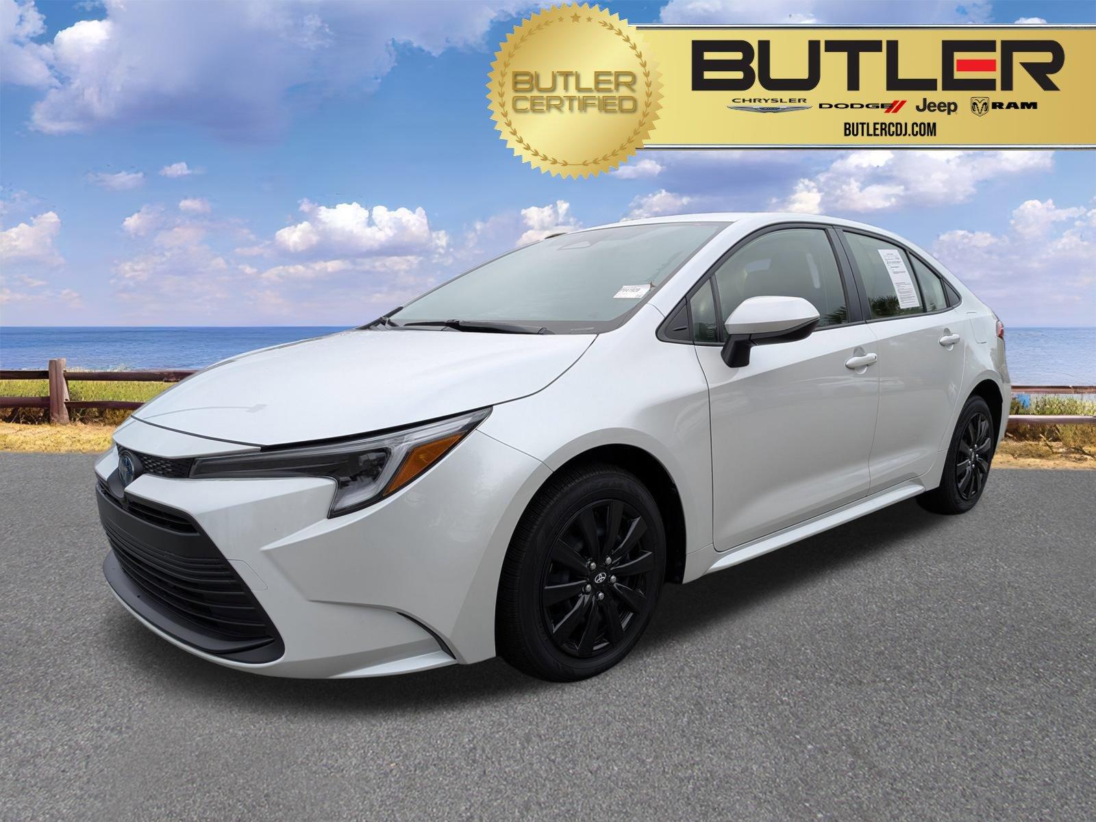 2025 Toyota Corolla LE's photo