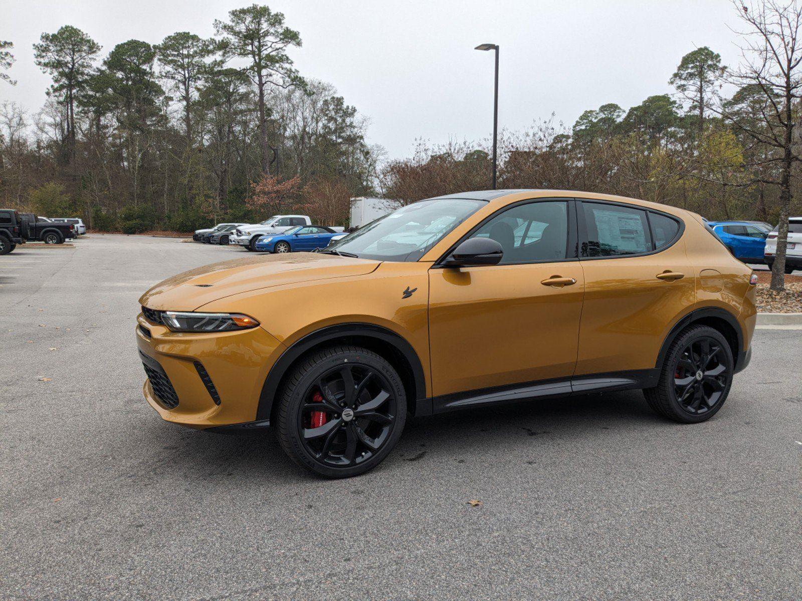 2024 Dodge Hornet R/T Plus photo 2
